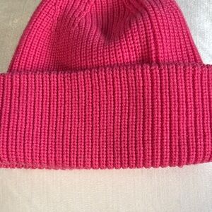 Echo Vibrant Pink Knit Hat